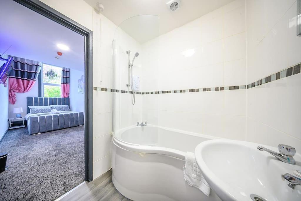 -F5Gh- For Relaxed & Cosy Stay, Free Parking, Wifi Λιντς Εξωτερικό φωτογραφία